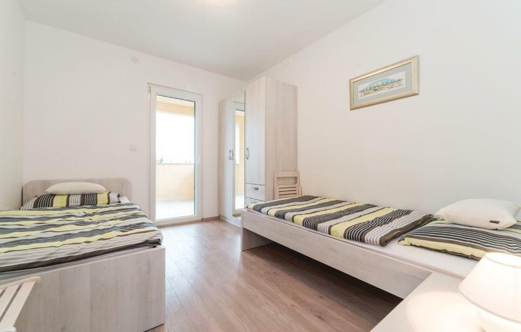 Apartman Dora ปอฟเลียนา ภายนอก รูปภาพ
